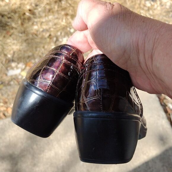 Clark's shoes  - Picture 5 of 7